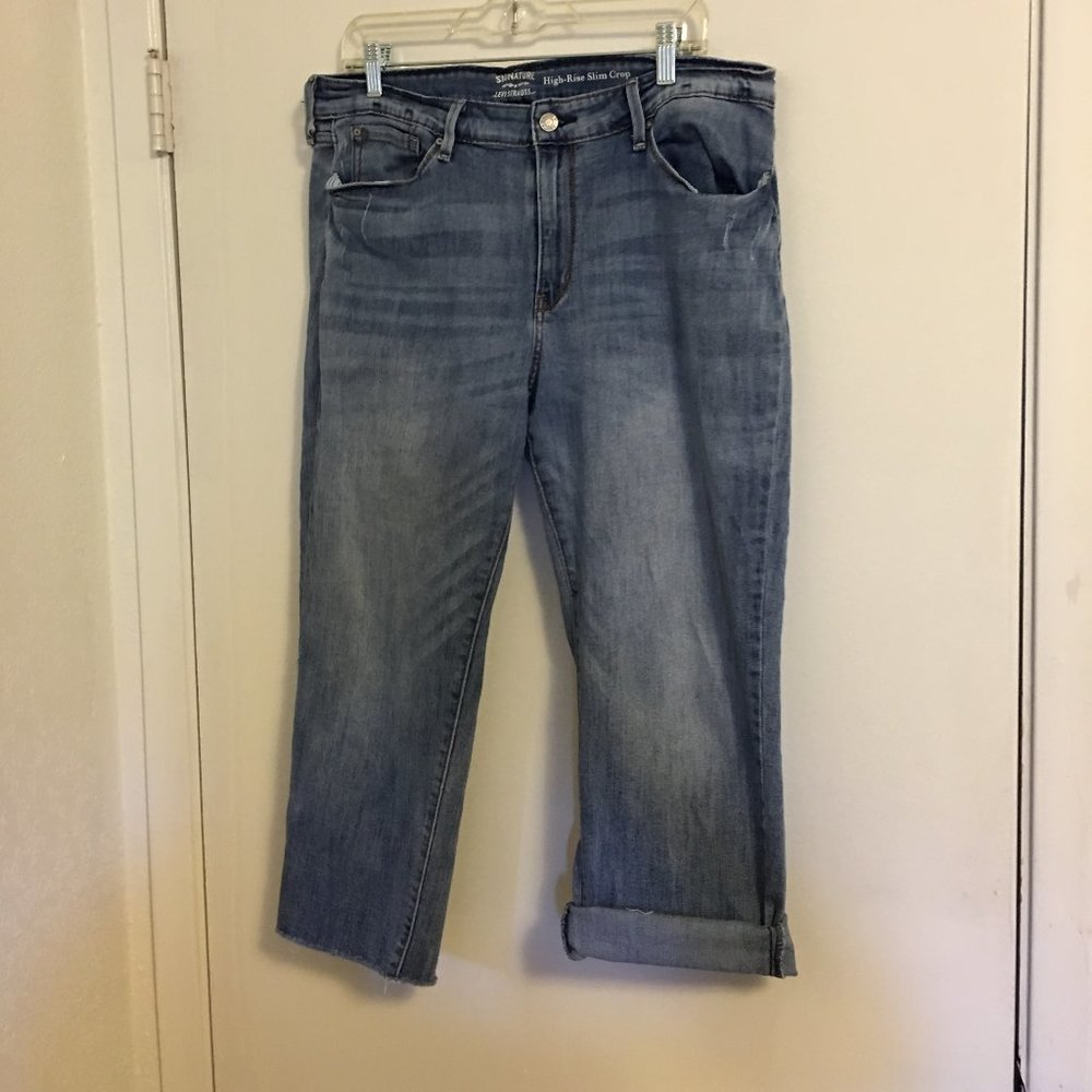 Levi Signature High Rise Slim Cropped 16